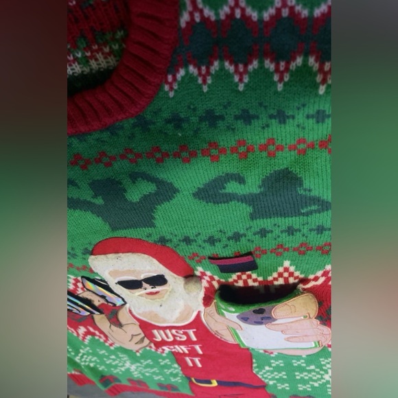 Blizzard Bay Men's Santa “Just Gift It”Christmas Sweater 
🎅🏽🎄 - Picture 2 of 2